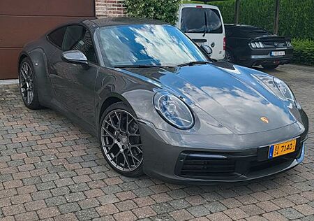 Porsche 992 Carrera 4 Coupé Carrera