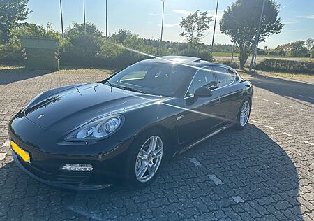 Porsche Panamera 4S S