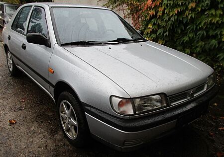 Nissan Sunny 1,4 LX Stufenhecklimousine