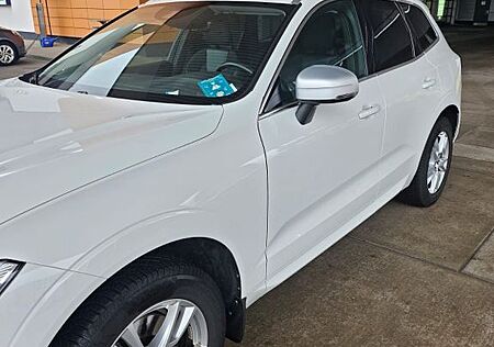 Volvo XC 60 XC60 B4 AWD Momentum Geartronic Momentum