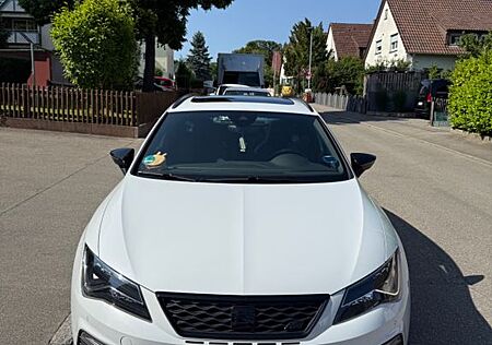 Seat Leon 2.0 TSI ST CUPRA 300 Ed. Carbon DSG 4Dr...