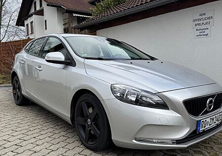 Volvo V40 T2