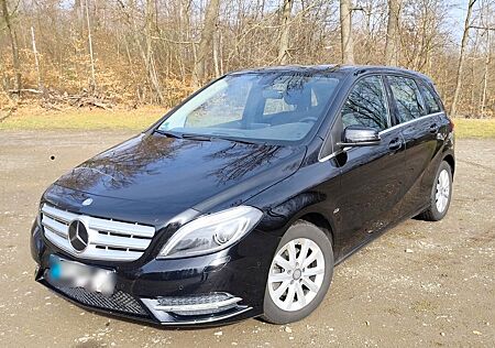 Mercedes-Benz B 220 4-matic