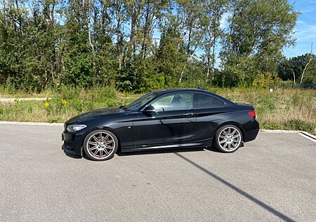 BMW 220d + xDrive Steptronic Coupé M Sport M Sport +