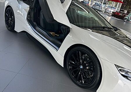 BMW i8 Roadster -