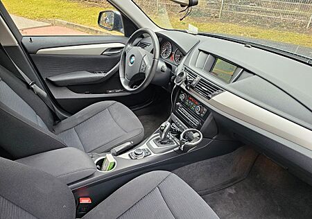 BMW X1 sDrive20i /Sport Automatik/Navi/Panorama