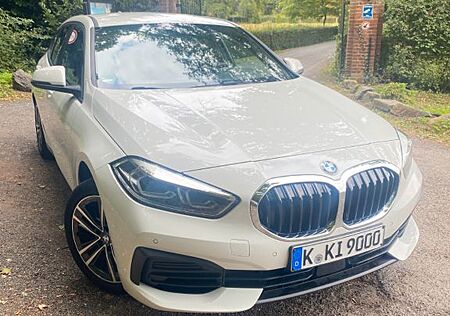 BMW 118i mit Werksgarantie, Langstrecke, gepflegt.