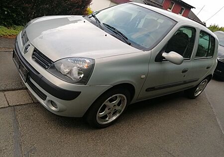 Renault Clio Initiale 1.6 16V Initiale