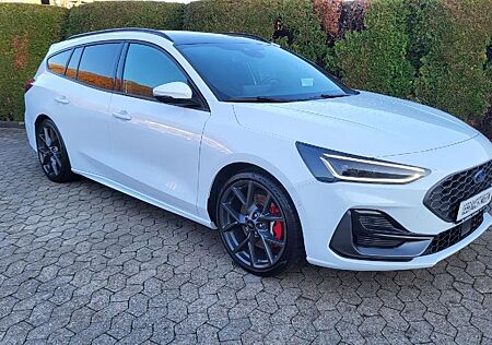 Ford Focus Turnier ST X