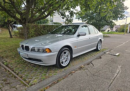 BMW 530iA Facelift Limousine Lifestyle Edition (E39)