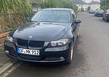 BMW 320i -