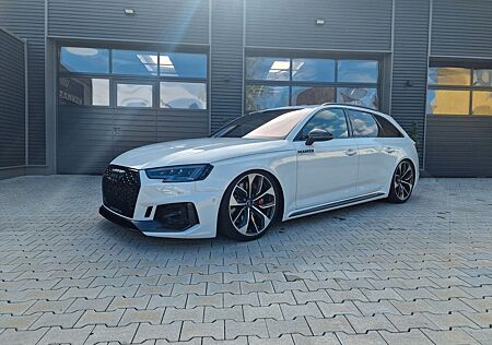 Audi RS4 2.9 TFSI Quattro Avant / Carbon / Pano / B&O