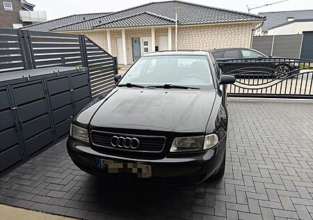 Audi A4 1.6 -