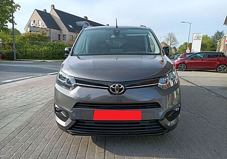 Toyota Pro Ace Proace City 1,5-l-D-4D 96kW L2 Lounge Auto 7...