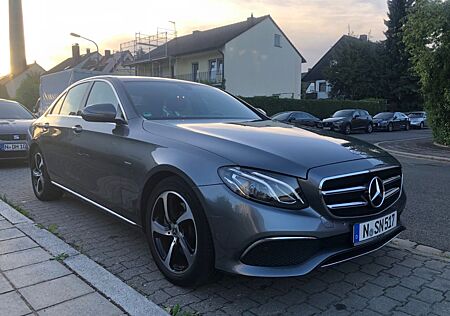 Mercedes-Benz E 200 Automatic