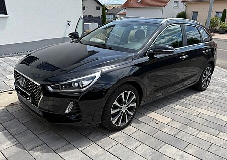 Hyundai i30 1.6 CRDi 100kW Premium DCT /Leder/ Pano