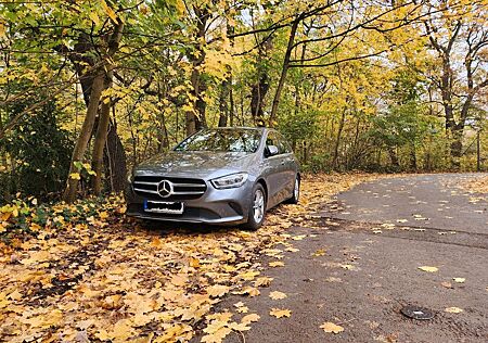 Mercedes-Benz B 180 DCT -