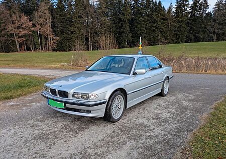 BMW 750i - V12 - 131tsd km - dt. FZ von privat