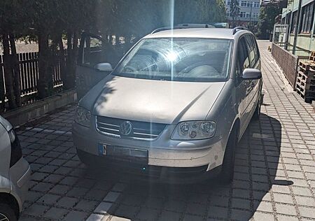 VW Touran Volkswagen 1.9 TDI DPF Highline Highline