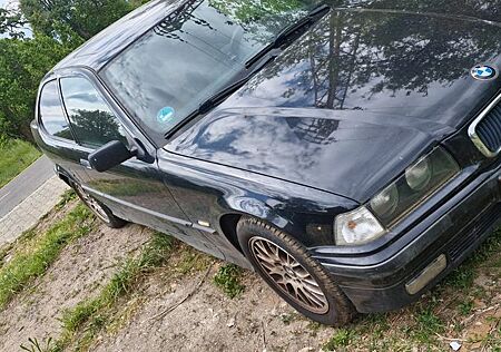 BMW 316i Compact -