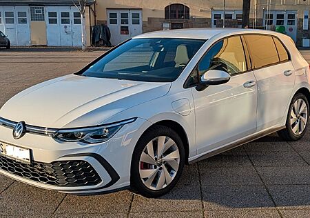 VW Golf Volkswagen GTE 1.4 eHybrid, 8-fach bereift, top