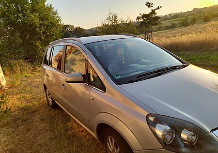 Opel Zafira 2.2 Family