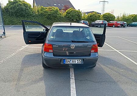 VW Golf Volkswagen 1.4 Basis