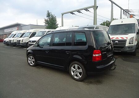 VW Touran Volkswagen Highline