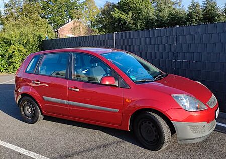 Ford Fiesta 1.3, frisch gewartet u. TÜV 01/2025
