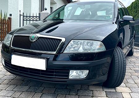 Skoda Octavia Combi 2.0 TDI AHK NR HU04/27