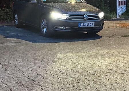 VW Passat Variant Volkswagen 2.0 TDI SCR DSG Comfortline V...