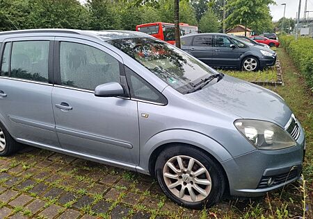 Opel Zafira 1.8 -