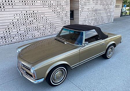 Mercedes-Benz SL 230 Pagode