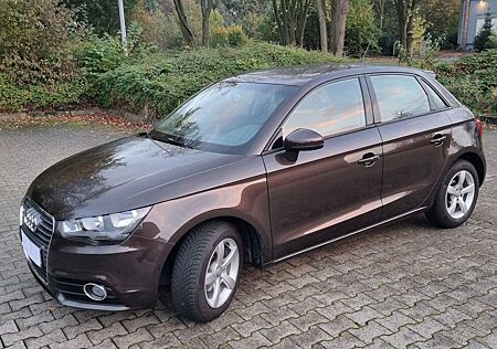 Audi A1 Sportback 1.2 TFSI Attraction/Klima/SHZ/neuWR