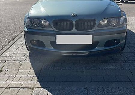 BMW 320i -