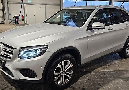 Mercedes-Benz GLC 250 4Matic Navi Kamera 360° StandH 1 Hand