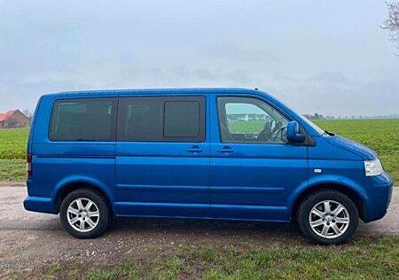 VW T5 Multivan Volkswagen 2,5 TDI (2004)