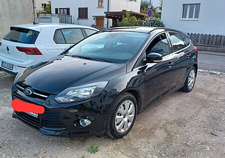 Ford Focus 1,6 EcoBoost 150p.s. NEU TÜV NEU Z.R. 6-G.