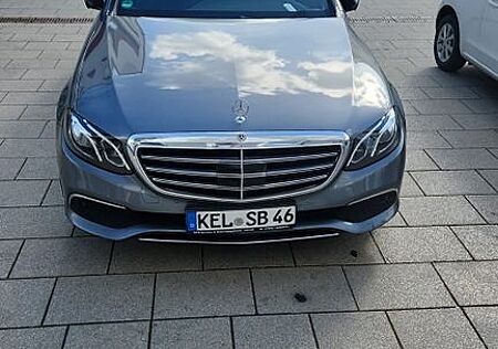Mercedes-Benz E 220 d 4MATIC AVANTGARDE Autom. AVANTGARDE