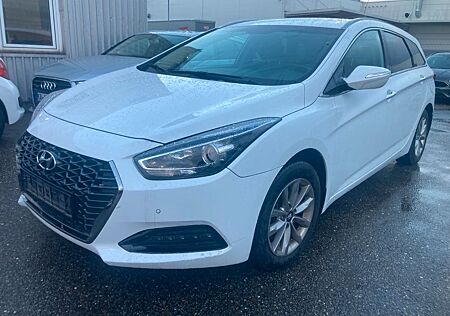 Hyundai i40 cw 1.6 CRDi 1. Hand Euro 6 Navi