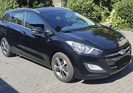 Hyundai i30 blue 1.6 CRDi 100kW Trend blue Trend