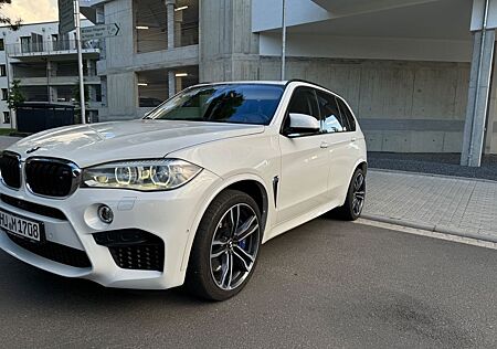 BMW X5 M SOFTC/NIGHTV/STHZ/TV