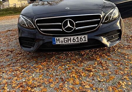 Mercedes-Benz E 220 d 4MATIC Autom. AMG Paket