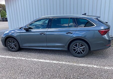 Skoda Octavia 2.0 TDI 110kW DSG STYLE COMBI STYLE