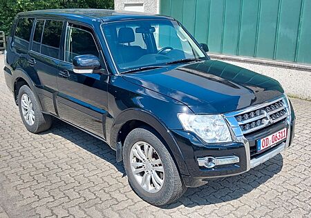 Mitsubishi Pajero 3.2 DI-D Diamant Edition