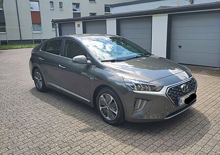 Hyundai Ioniq 1.6l GDi PLUG-IN HYBRID -