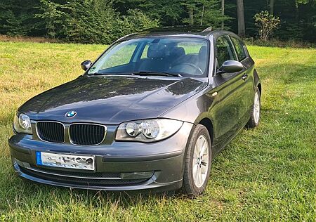 BMW 118d -Automatik | Schiebedach | 8-fach bereift