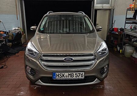 Ford Kuga Titanium1.5-6G*1HAND!AHK+LED+LEDER+KAM+NAVI