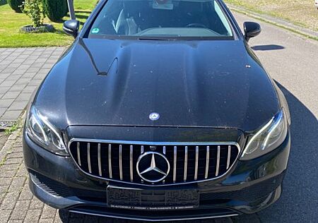 Mercedes-Benz E 220 d Autom. -