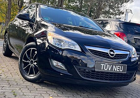 Opel Astra J Lim. 5-trg. Edition KLIMA SHZ HU/AU NEU
